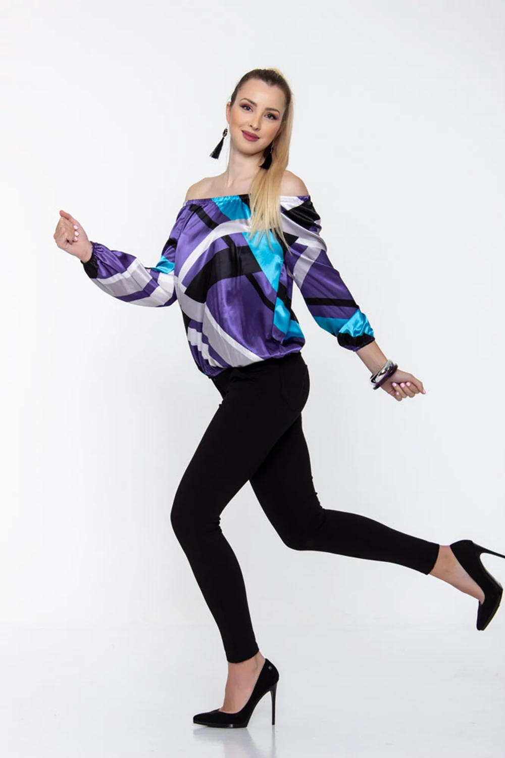 Trixi gumisnyakú blúz - fényes kék/lila/fekete Trixi gumisnyakú blúz - fényes kék/lila/fekete