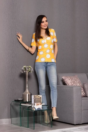 Flóra póló - sárga alapon mintás Flóra póló - sárga alapon mintás